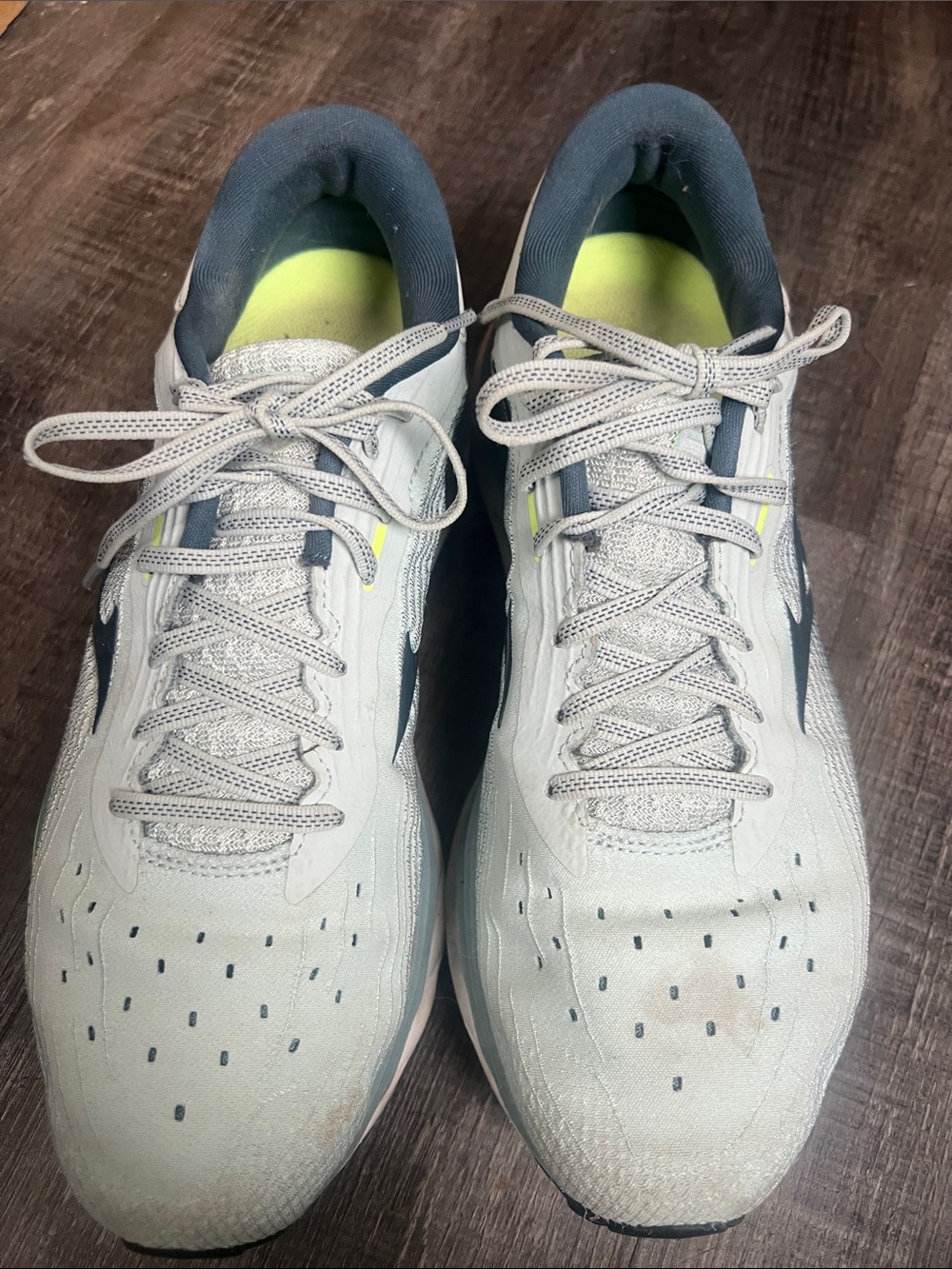 Mizuno Wave Sky 5 men’s 9 cushion training shoes